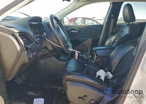 2020 Jeep Cherokee Latitude Plus z USA, uszkodzony, nr VIN 1C4PJLLB6LD648529